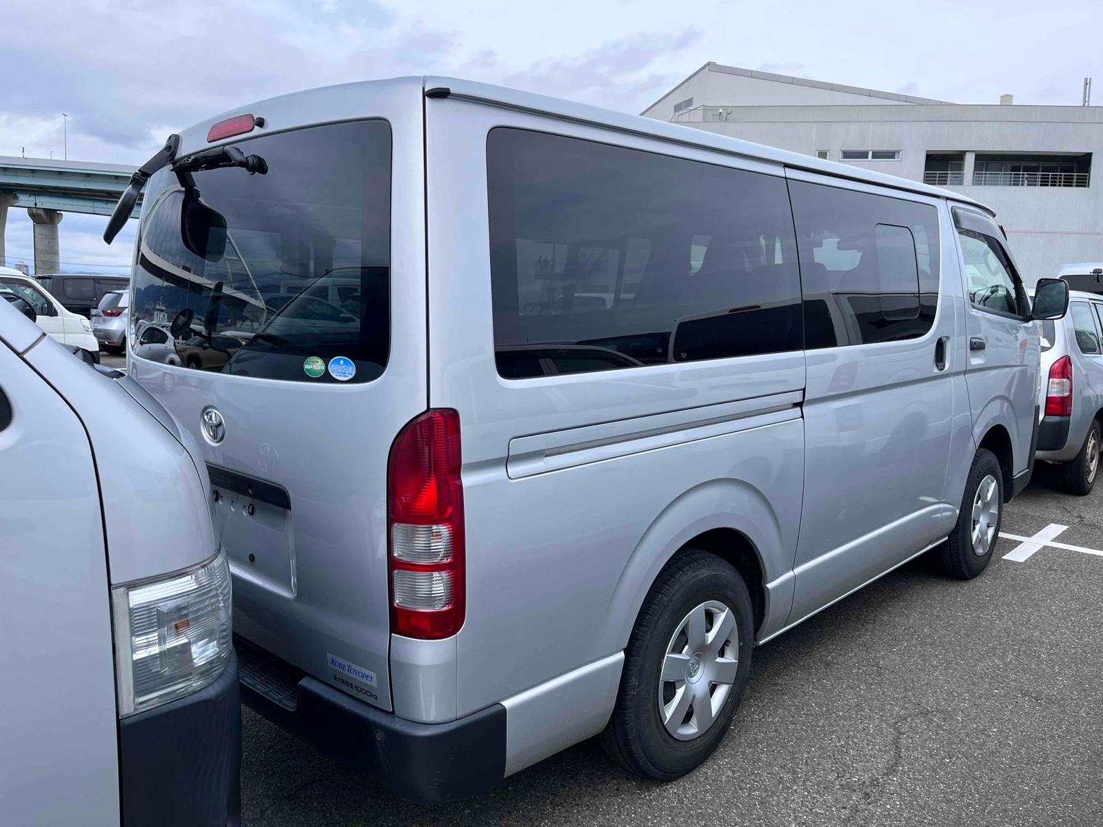 TOYOTA HIACE VAN LONGDX 4WD Image 12