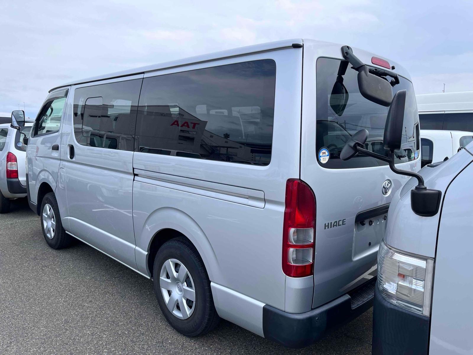 TOYOTA HIACE VAN LONGDX 4WD Image 48