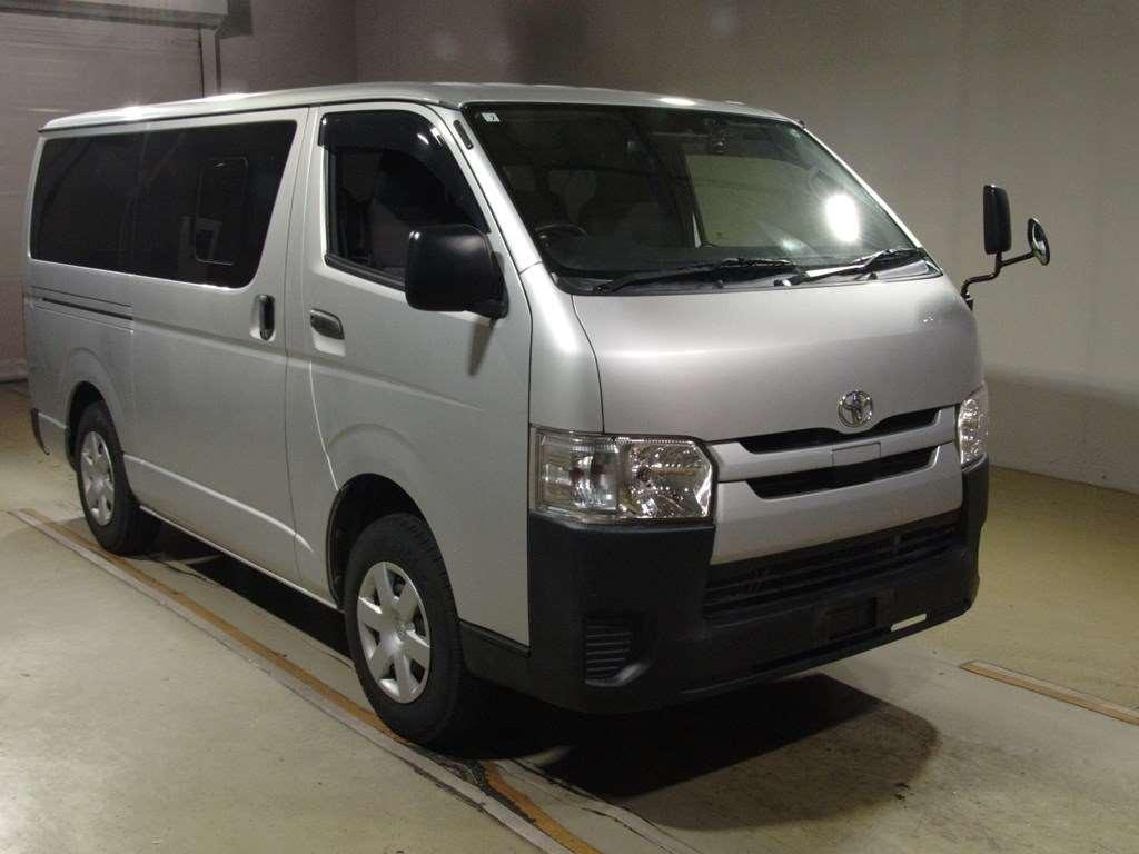 TOYOTA HIACE VAN LONGDX 4WD Image 4