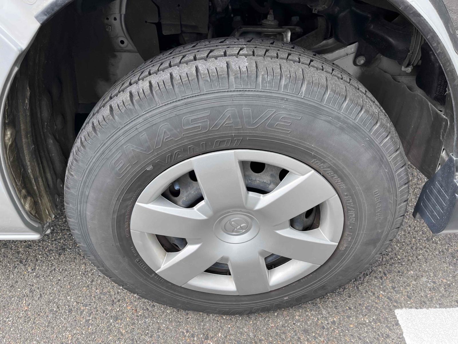 TOYOTA HIACE VAN LONGDX 4WD Image 23