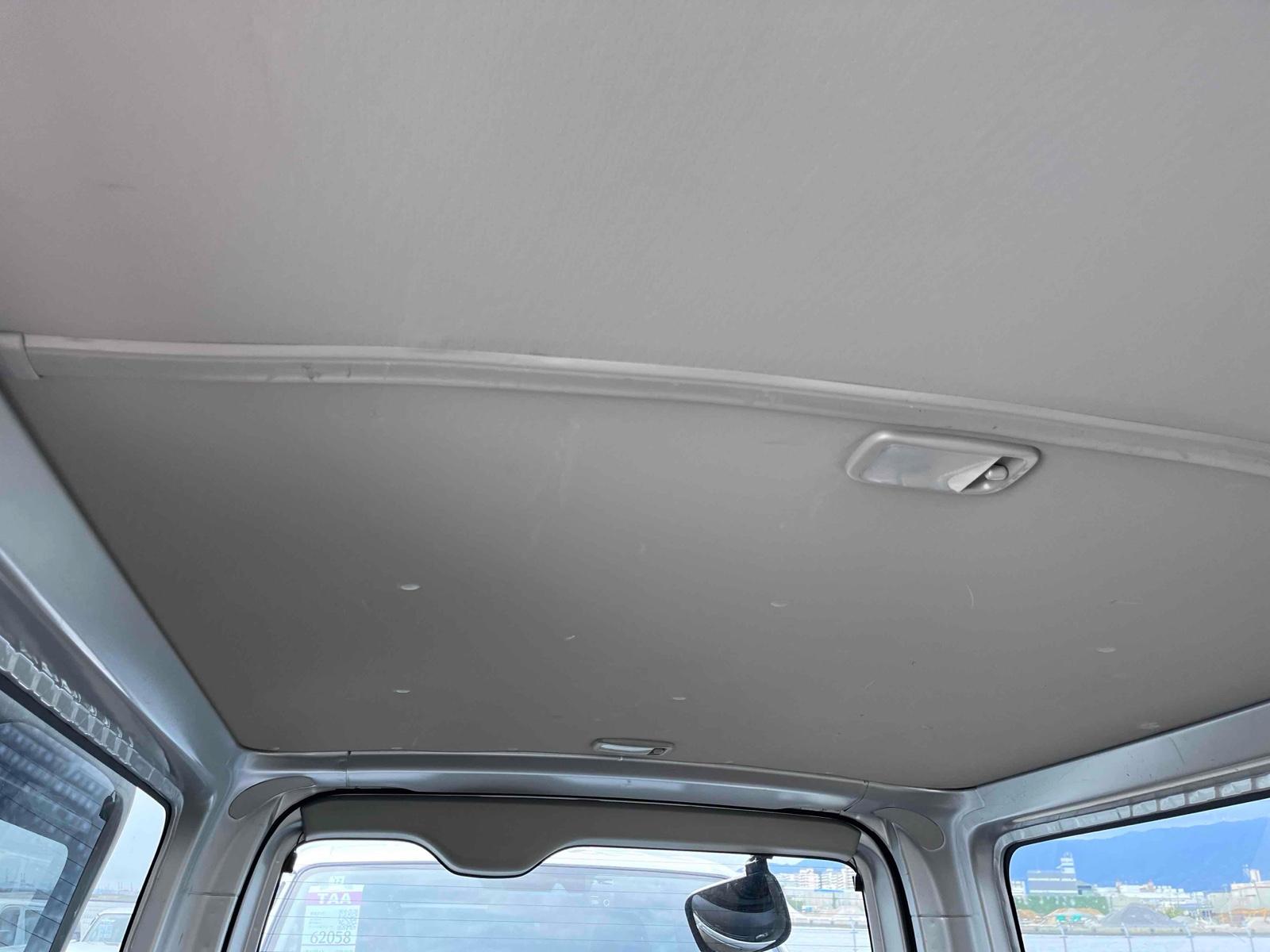 TOYOTA HIACE VAN LONGDX 4WD Image 18