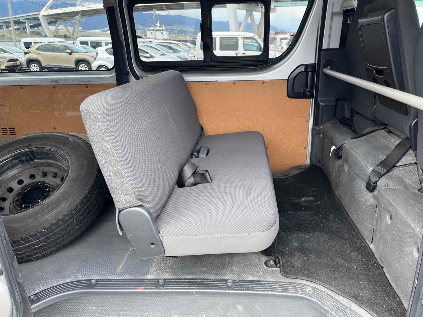 TOYOTA HIACE VAN LONGDX 4WD Image 20
