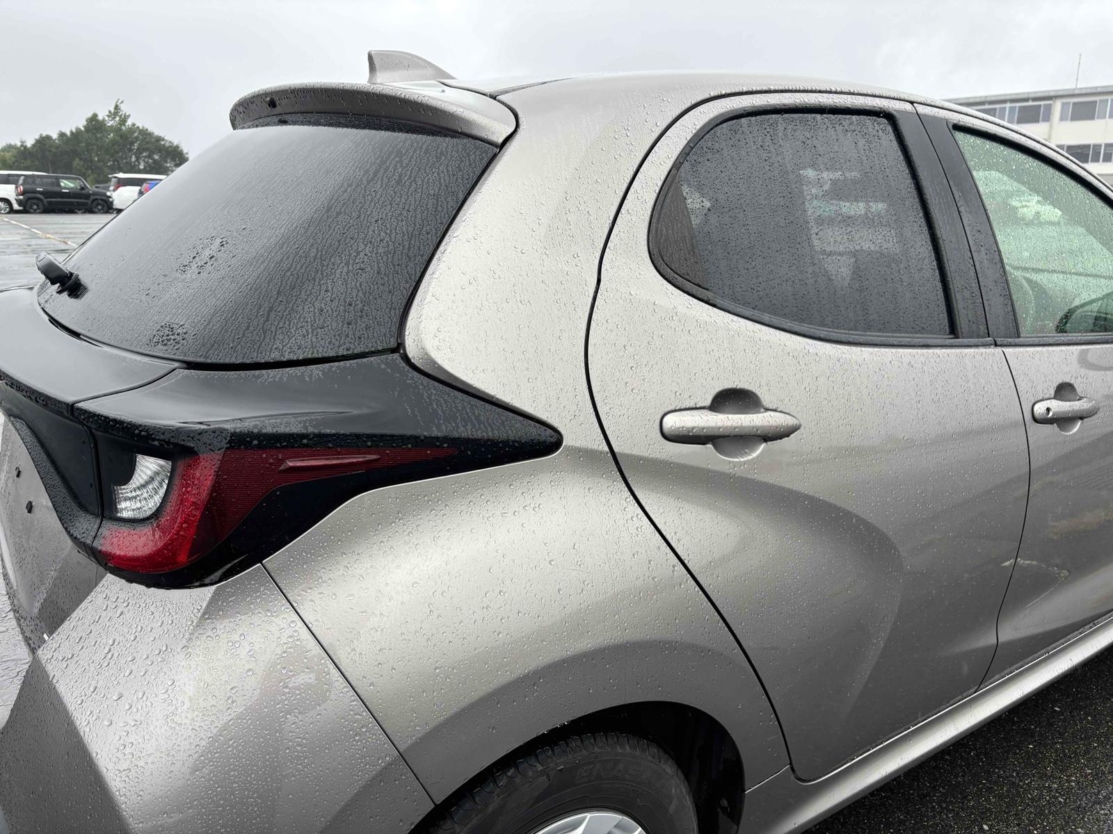 TOYOTA YARIS HYBRID X Image 23
