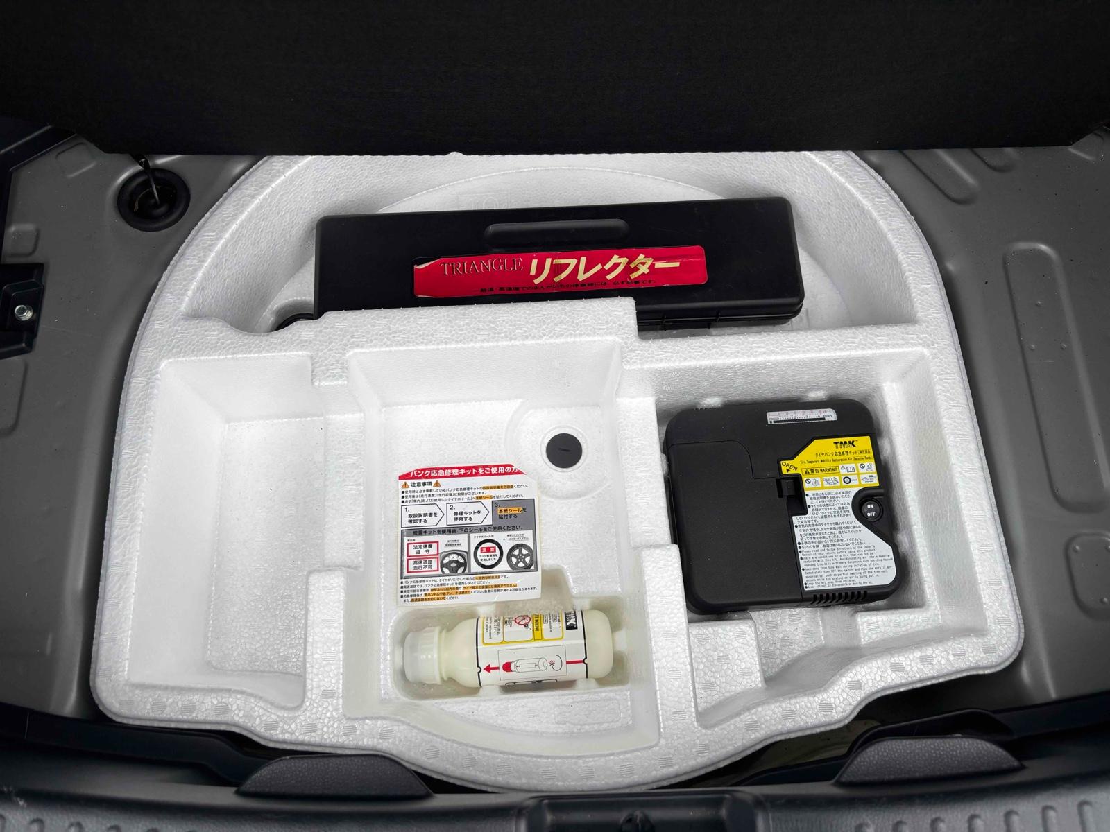 TOYOTA YARIS HYBRID X Image 26