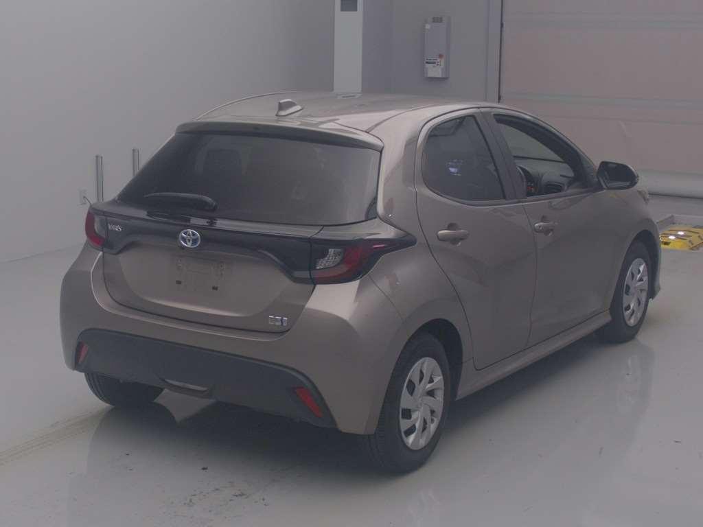 TOYOTA YARIS HYBRID X Image 4
