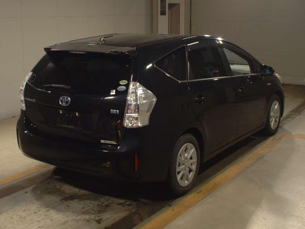 TOYOTA PRIUS ALPHA S Image 4
