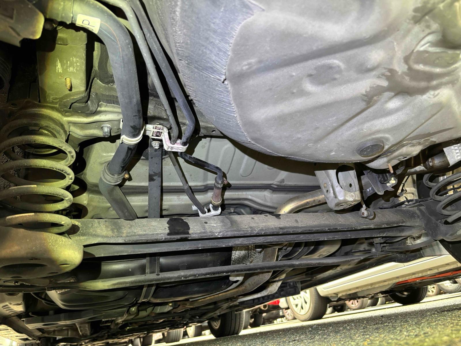 TOYOTA PRIUS ALPHA S Image 23