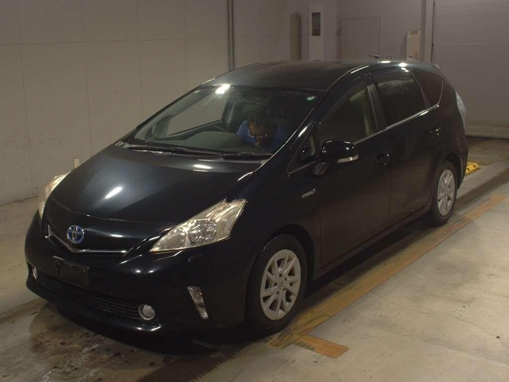 TOYOTA PRIUS ALPHA S Image 3