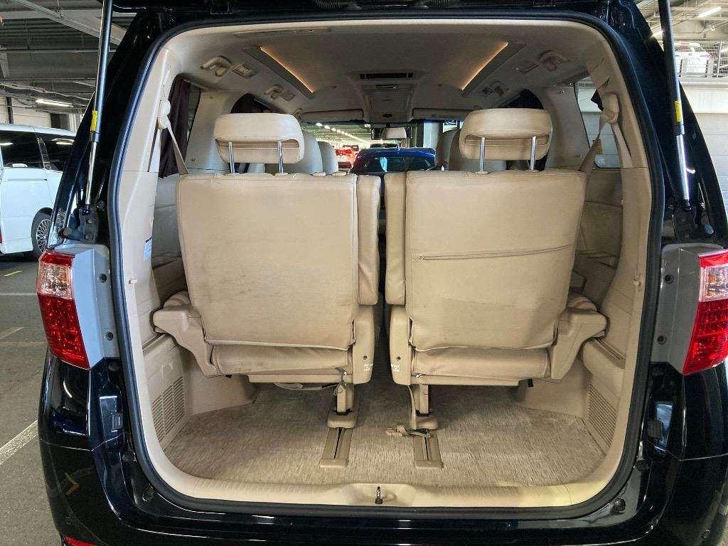 TOYOTA ALPHARD HYBRID X 4WD Image 8