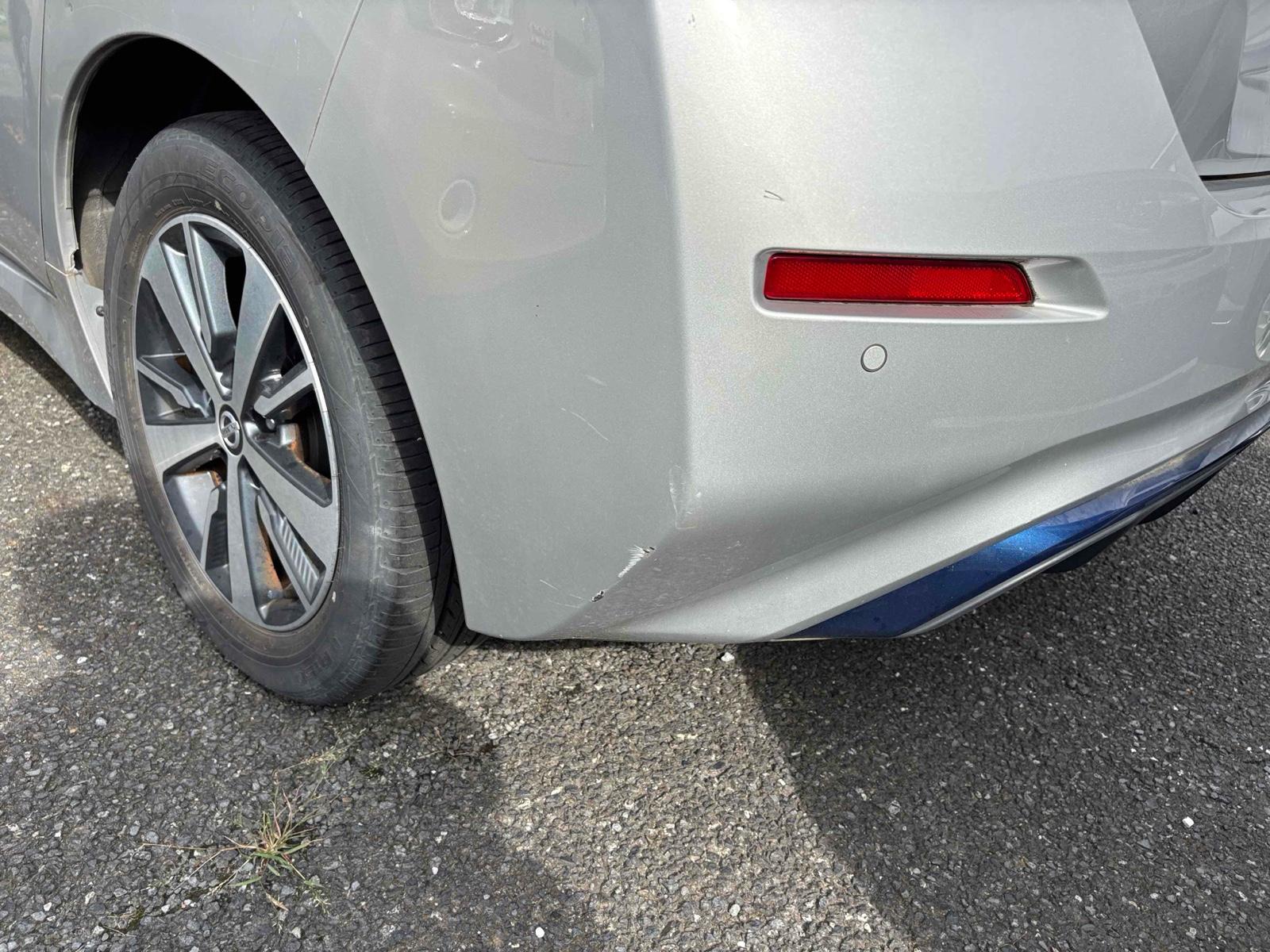 NISSAN LEAF X Image 17