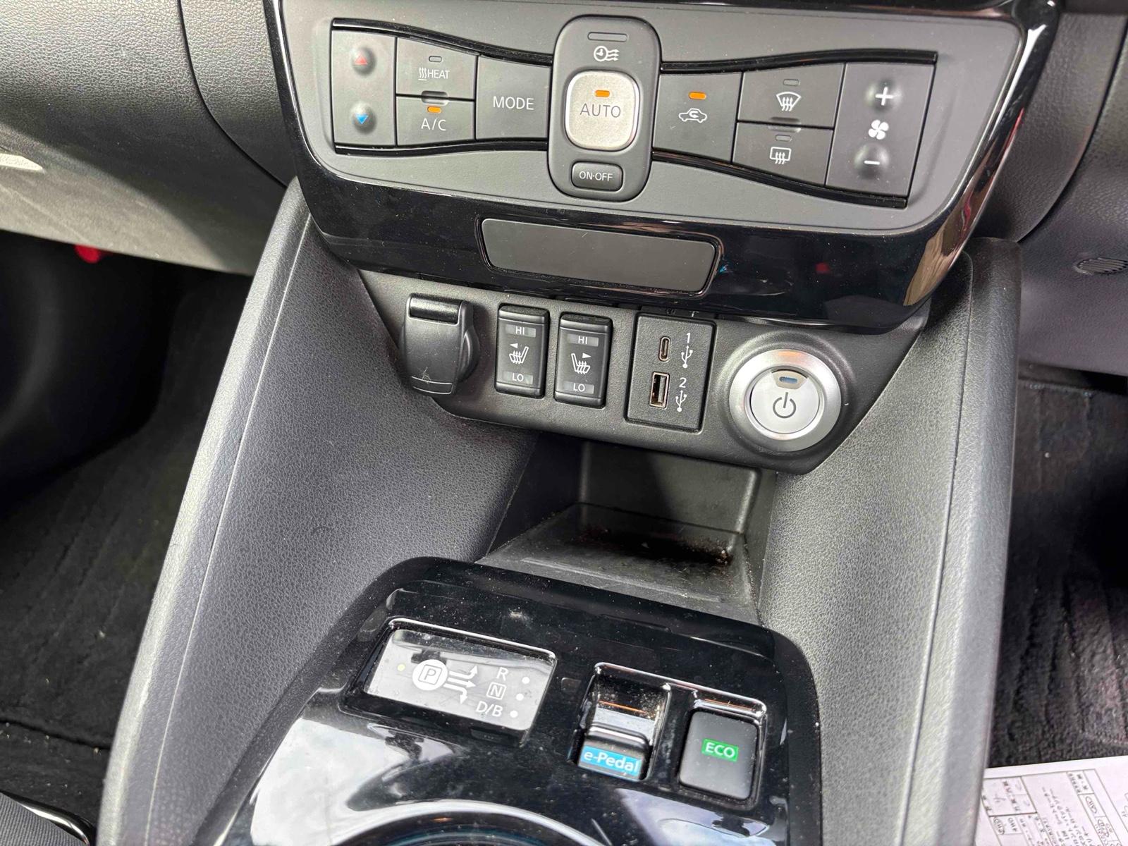 NISSAN LEAF X Image 7