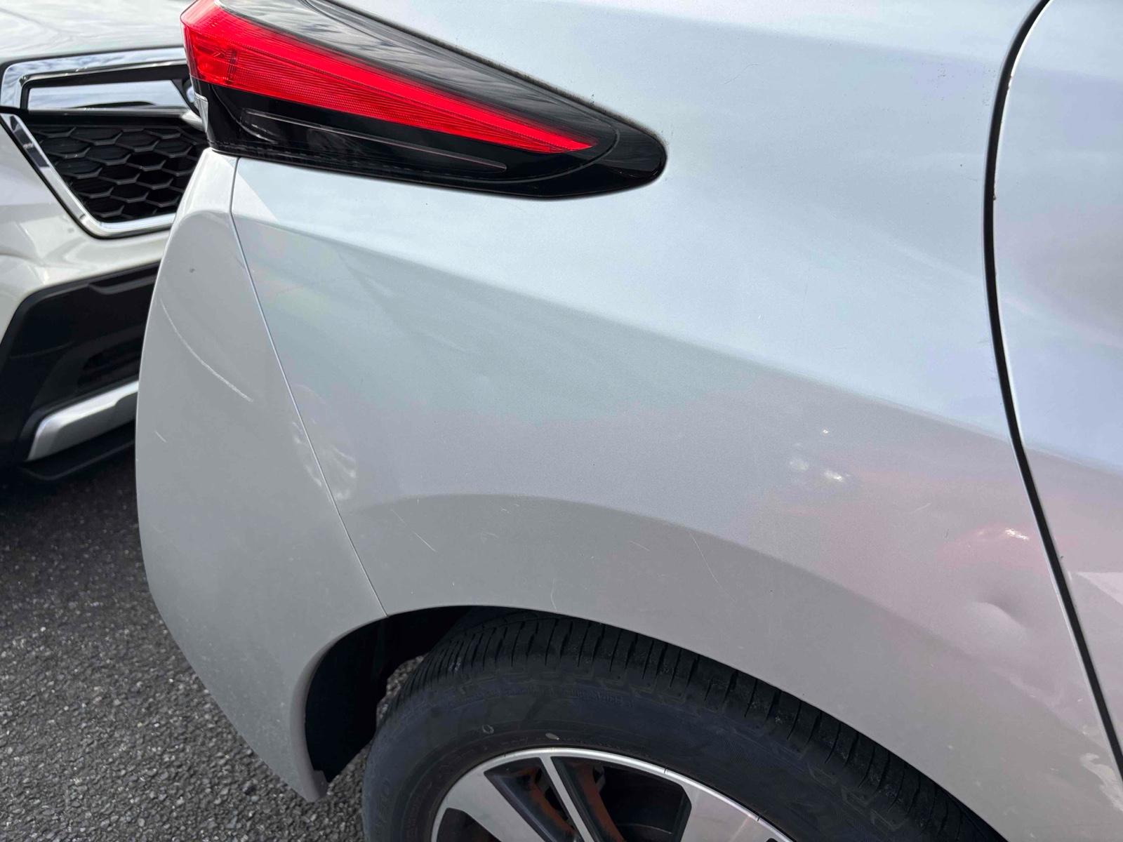 NISSAN LEAF X Image 14