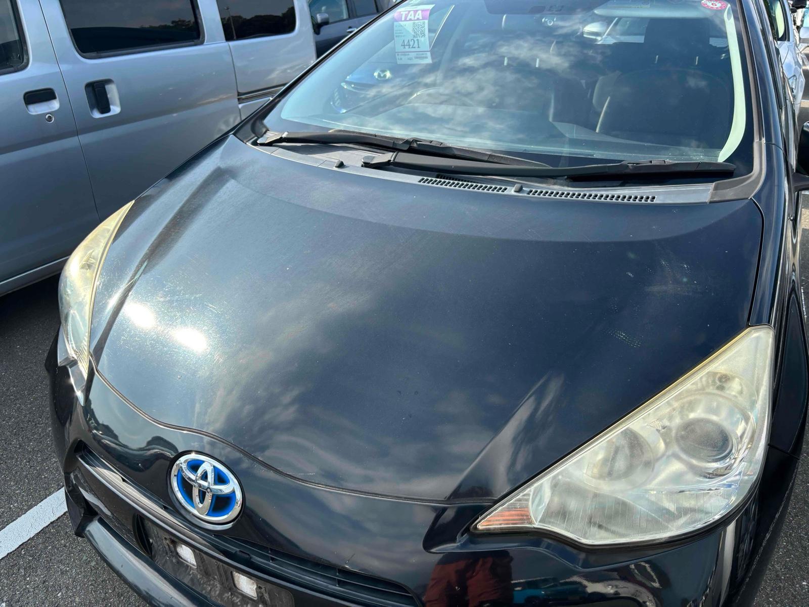 TOYOTA AQUA G BLACK LEATHER Image 8