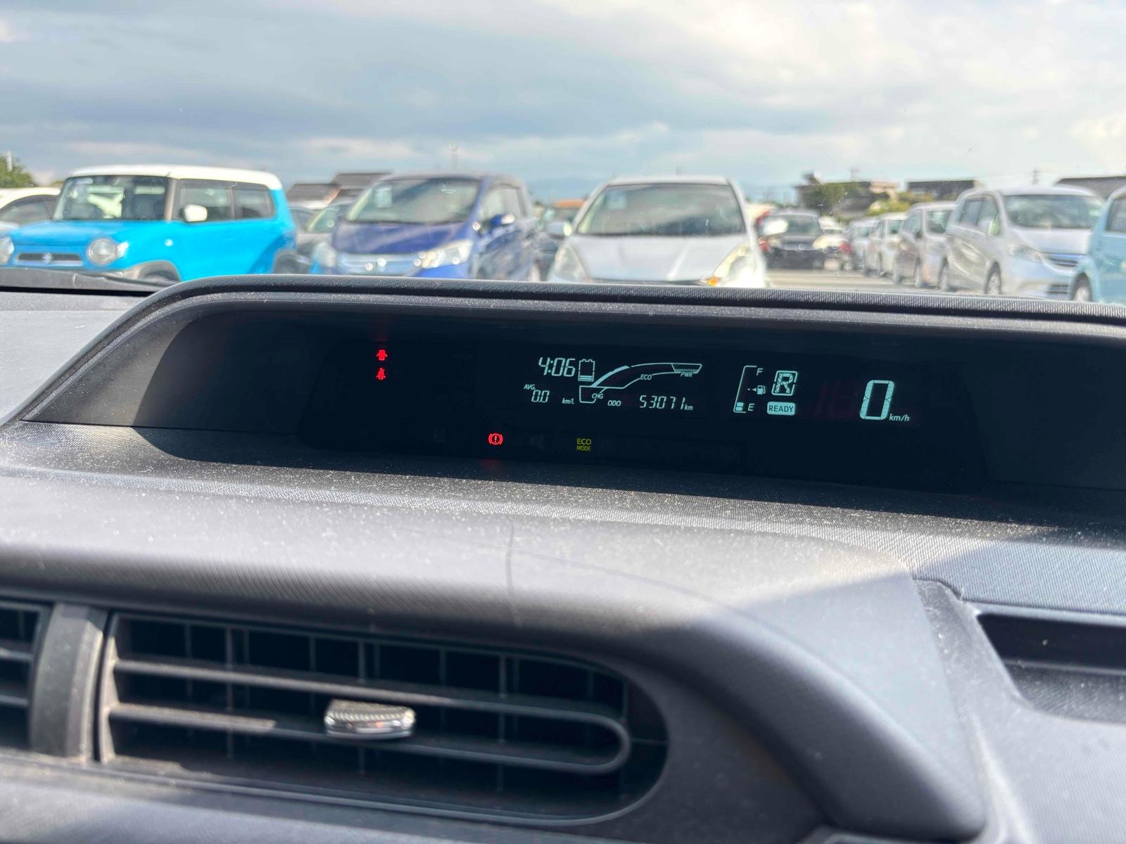 TOYOTA AQUA G BLACK LEATHER Image 7