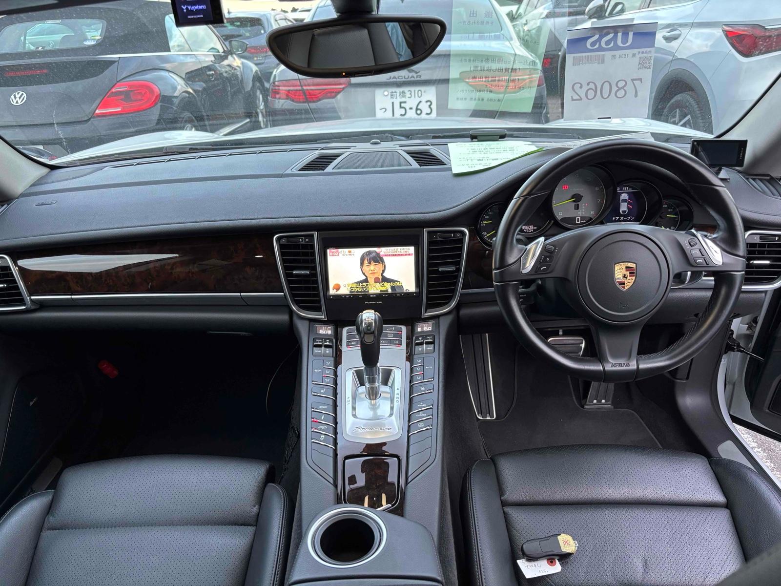 PORSCHE PANAMERA S HYBRID Image 3
