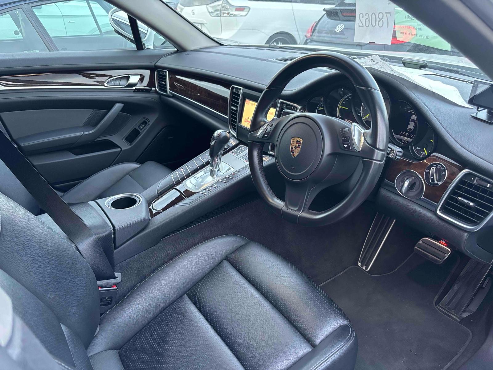PORSCHE PANAMERA S HYBRID Image 4