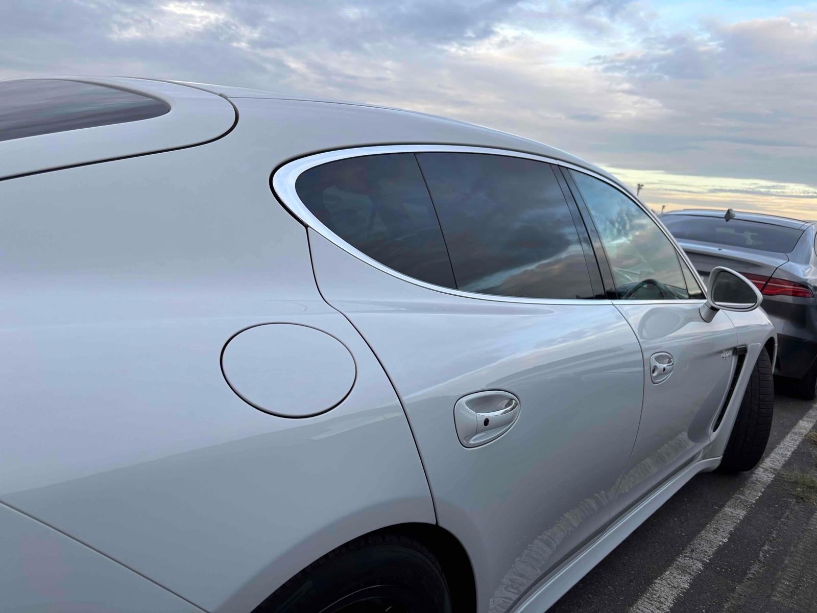 PORSCHE PANAMERA S HYBRID Image 13