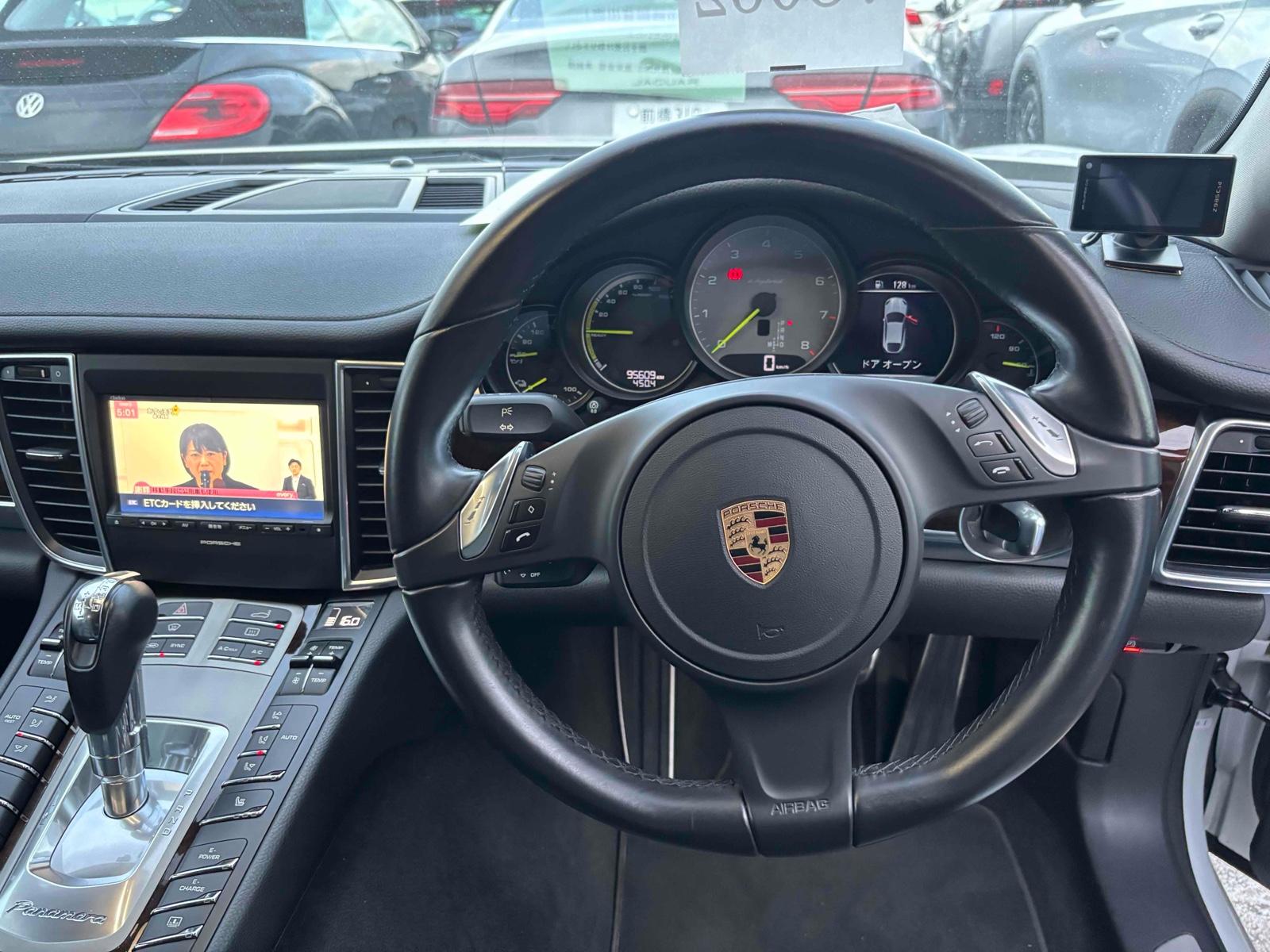 PORSCHE PANAMERA S HYBRID Image 5