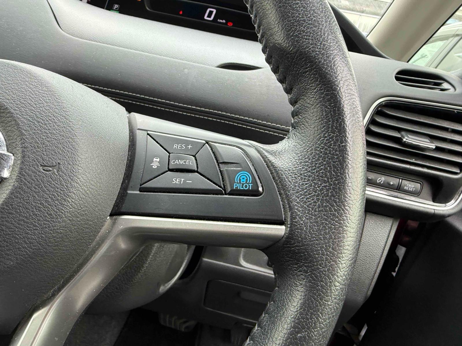 NISSAN SERENA HIGHWAY STAR V SMART PRO-PILOT Image 10