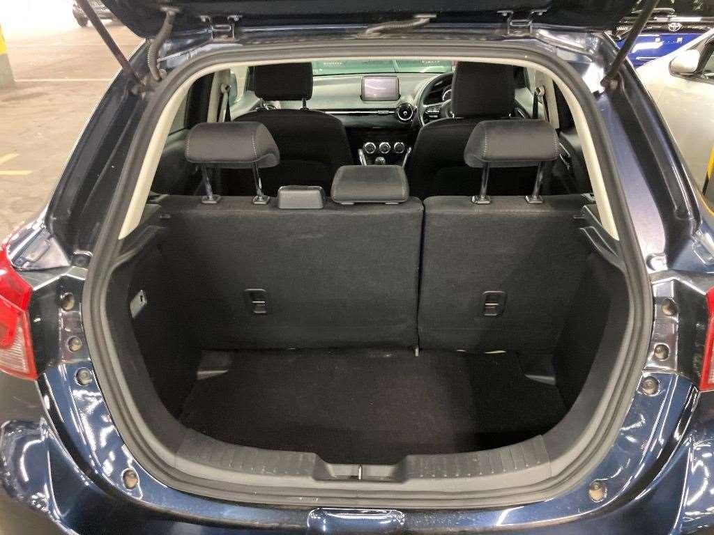 MAZDA DEMIO 15S Image 11