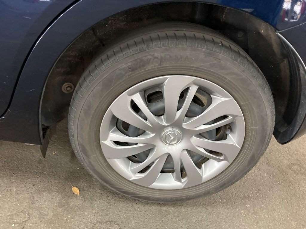 MAZDA DEMIO 15S Image 12