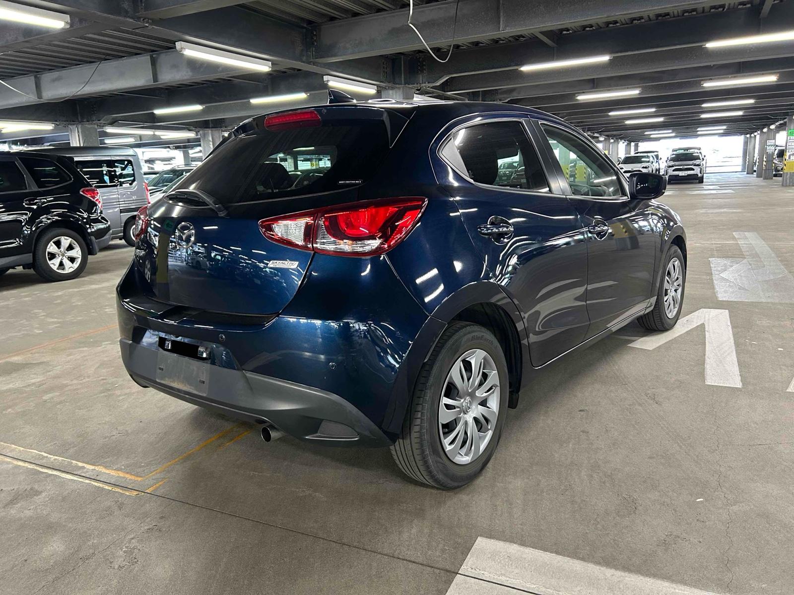 MAZDA DEMIO 15S Image 2