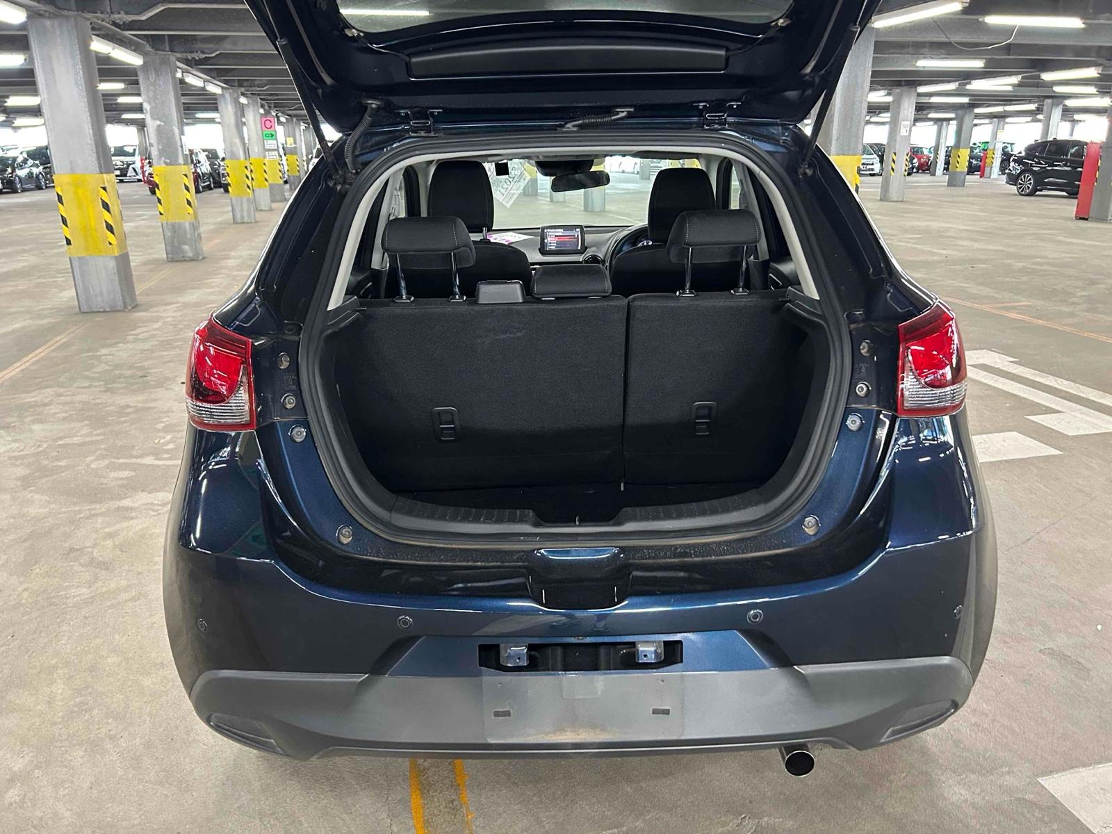 MAZDA DEMIO 15S Image 24