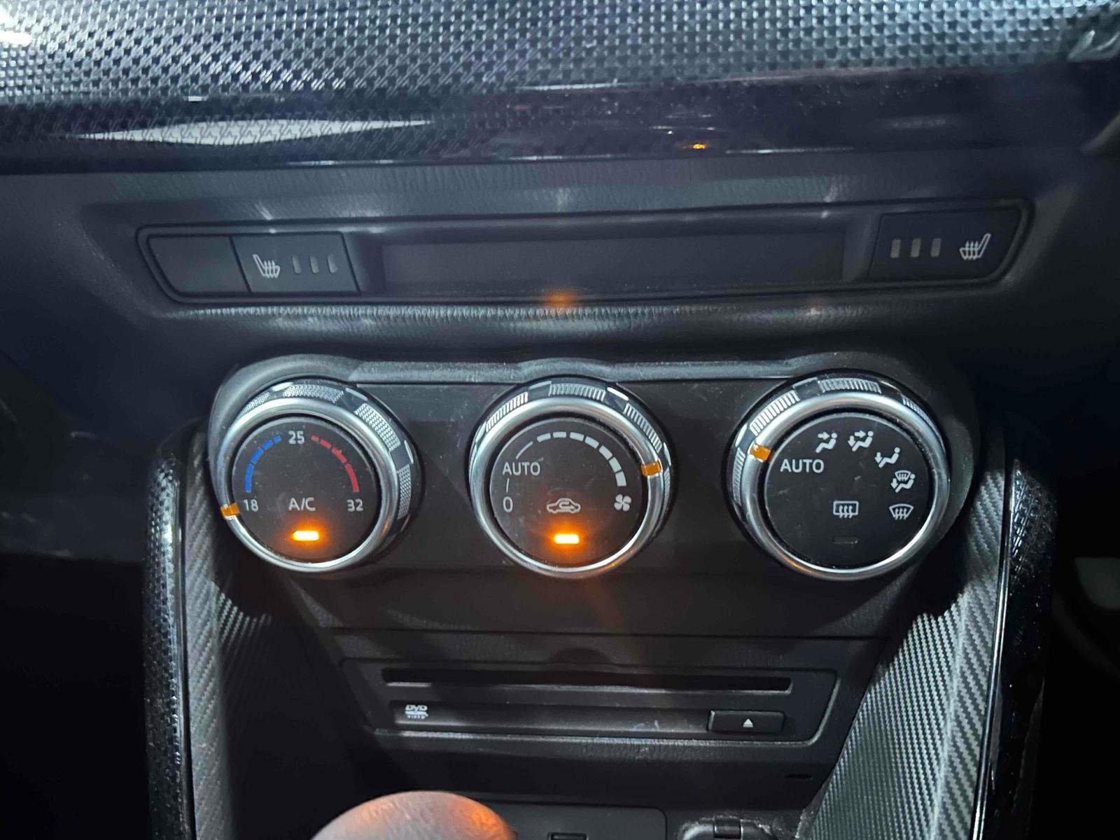 MAZDA DEMIO 15S Image 17