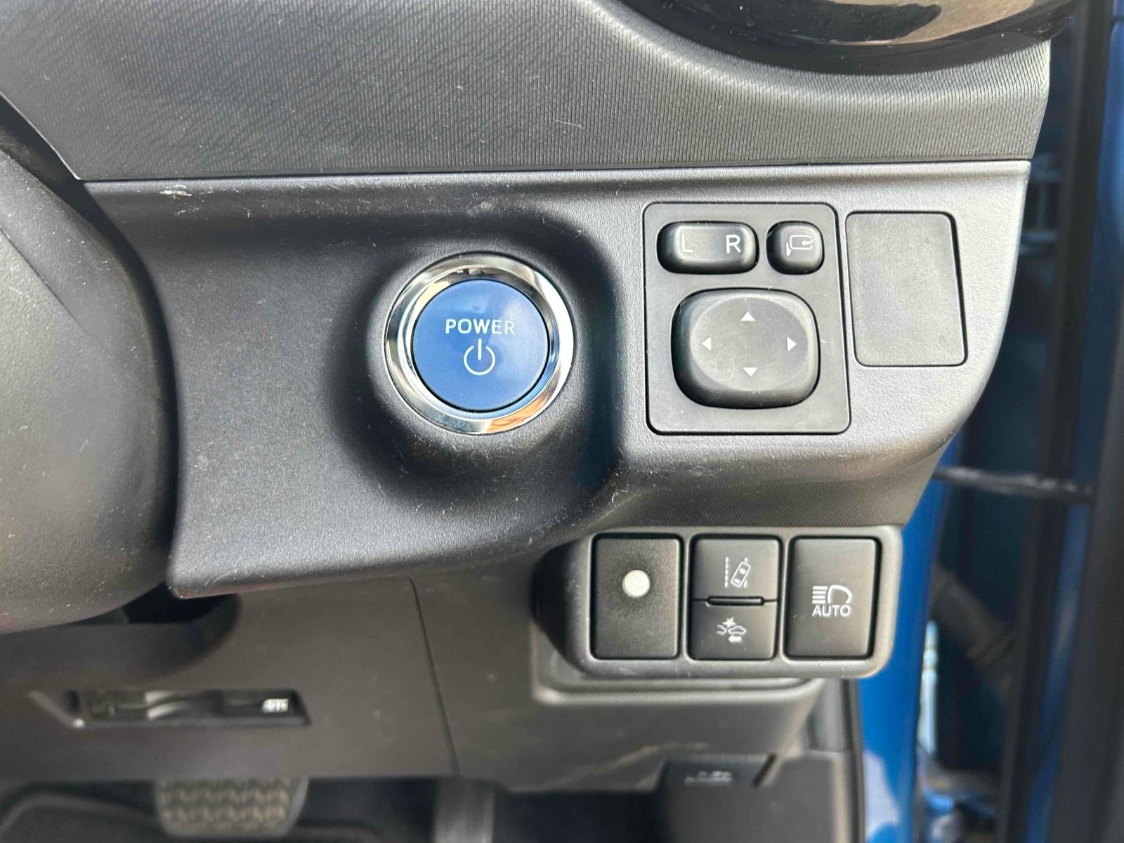 TOYOTA AQUA X-URBUN Image 22