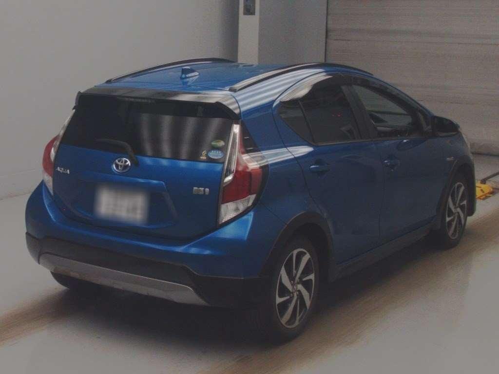 TOYOTA AQUA X-URBUN Image 4