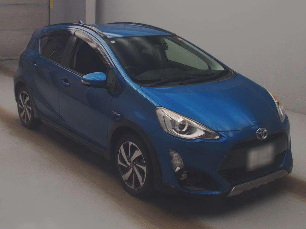 TOYOTA AQUA X-URBUN Image 6