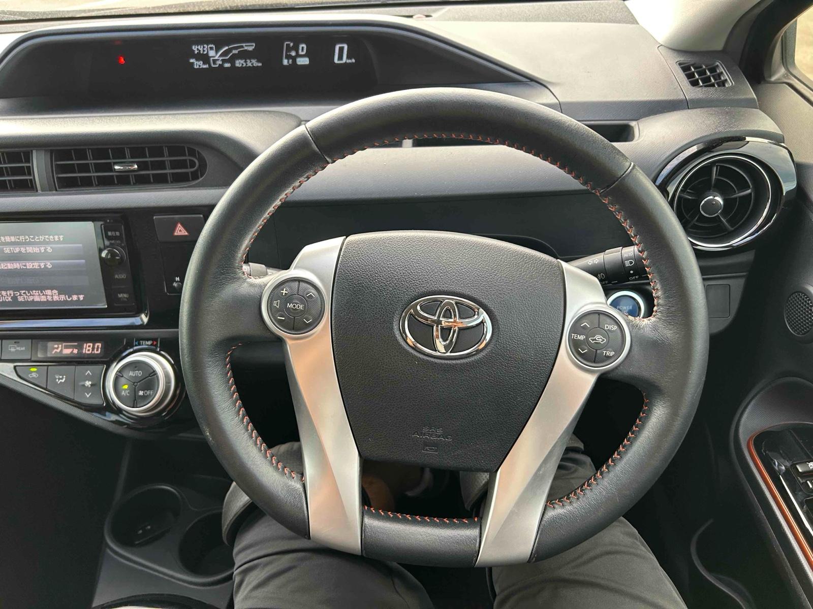 TOYOTA AQUA X-URBUN Image 18