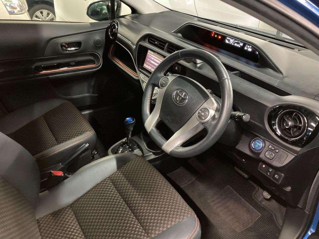 TOYOTA AQUA X-URBUN Image 5