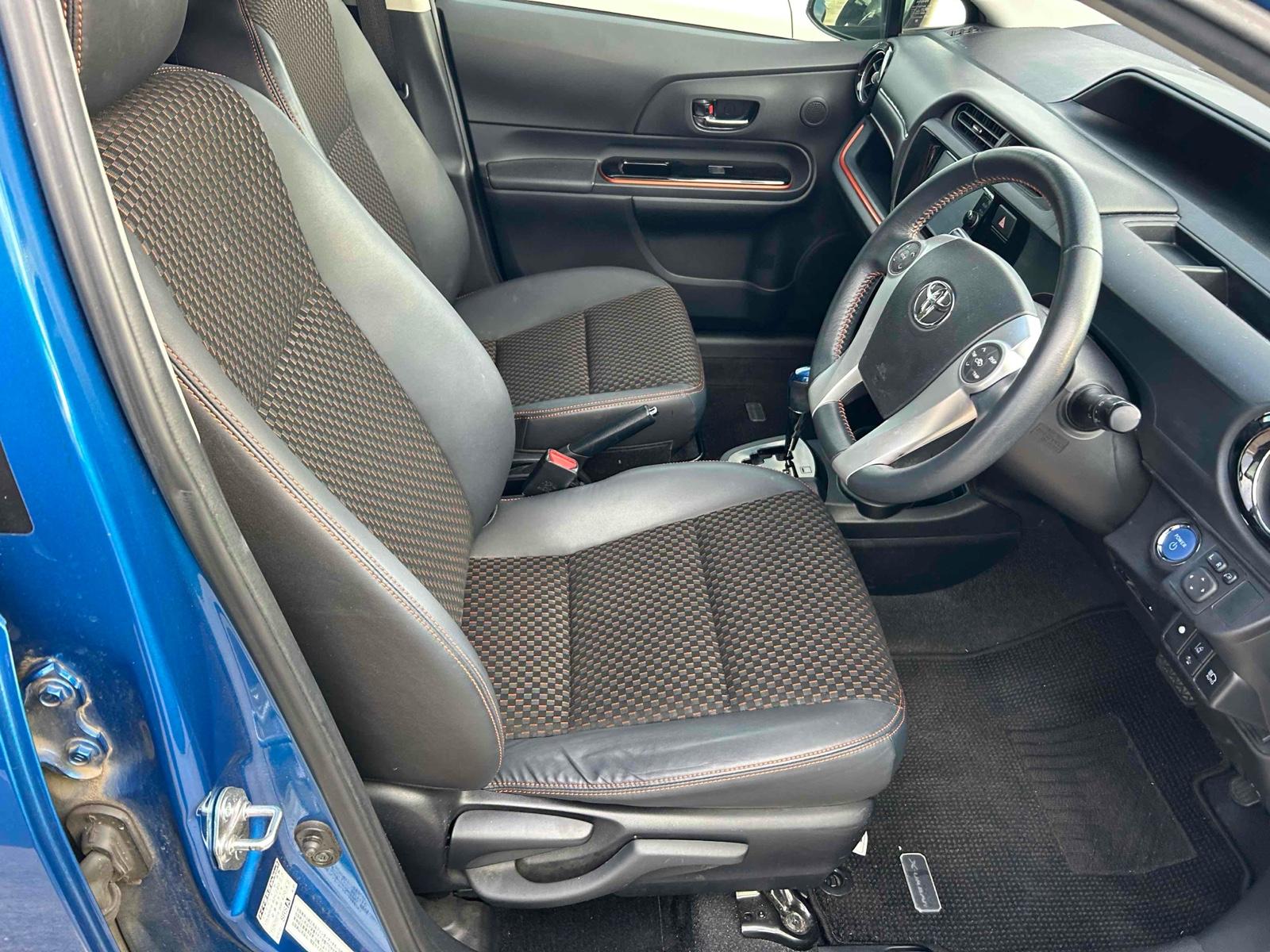 TOYOTA AQUA X-URBUN Image 21