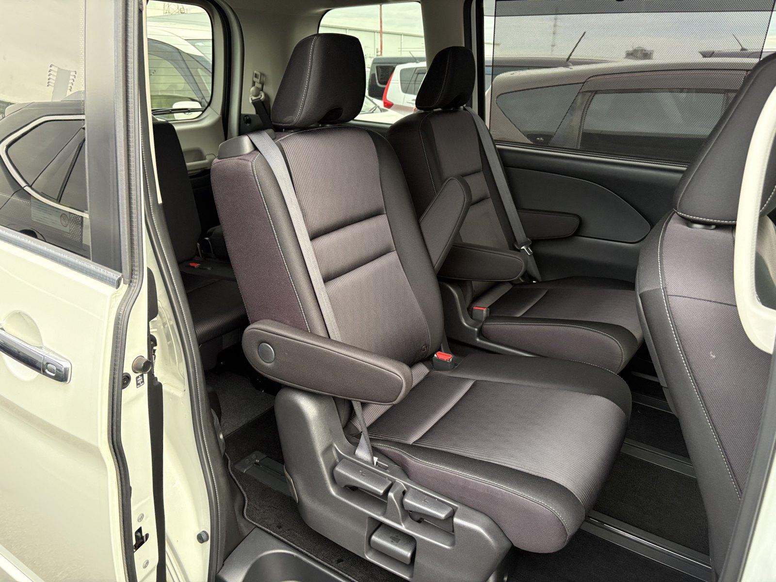 NISSAN SERENA E POWER HIGHWAY STAR V Image 10