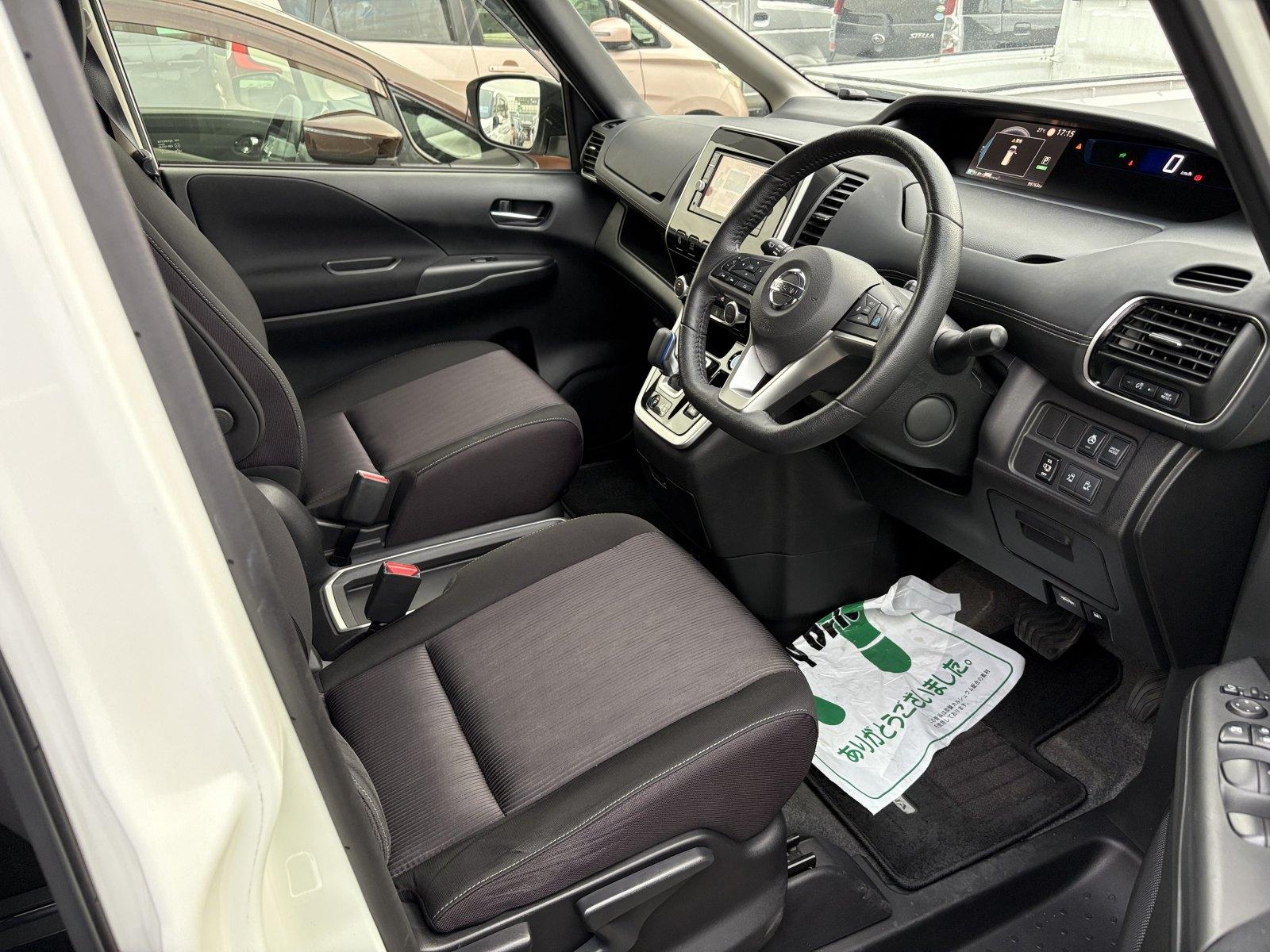 NISSAN SERENA E POWER HIGHWAY STAR V Image 4