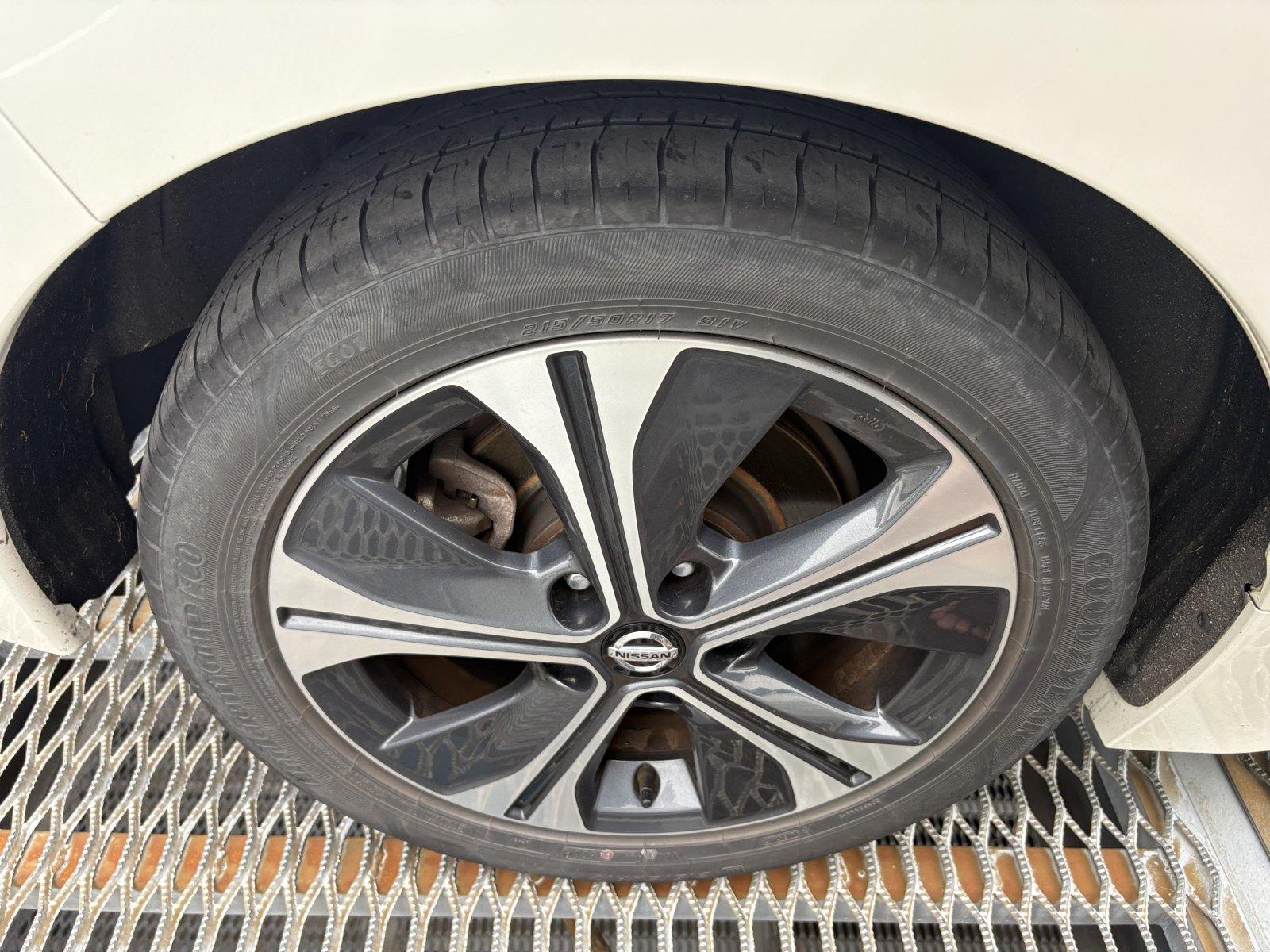NISSAN LEAF X V SMART Image 10