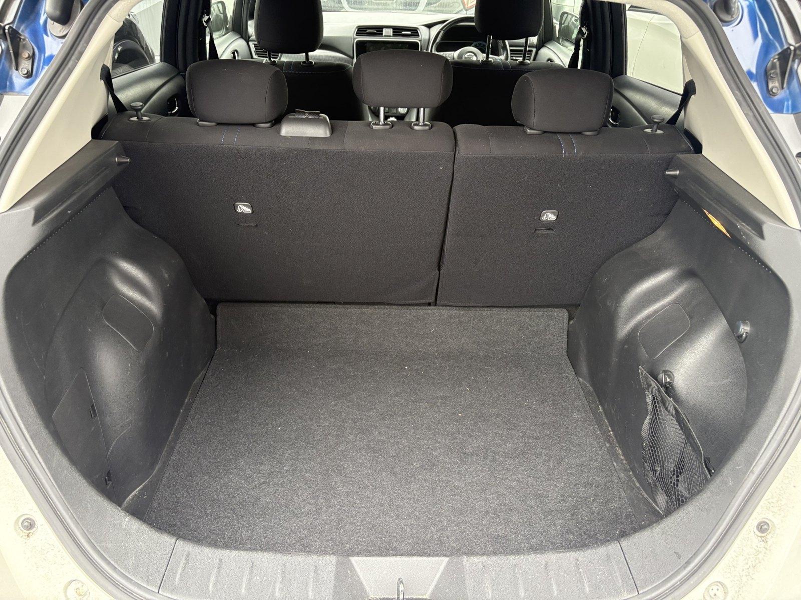 NISSAN LEAF X V SMART Image 9