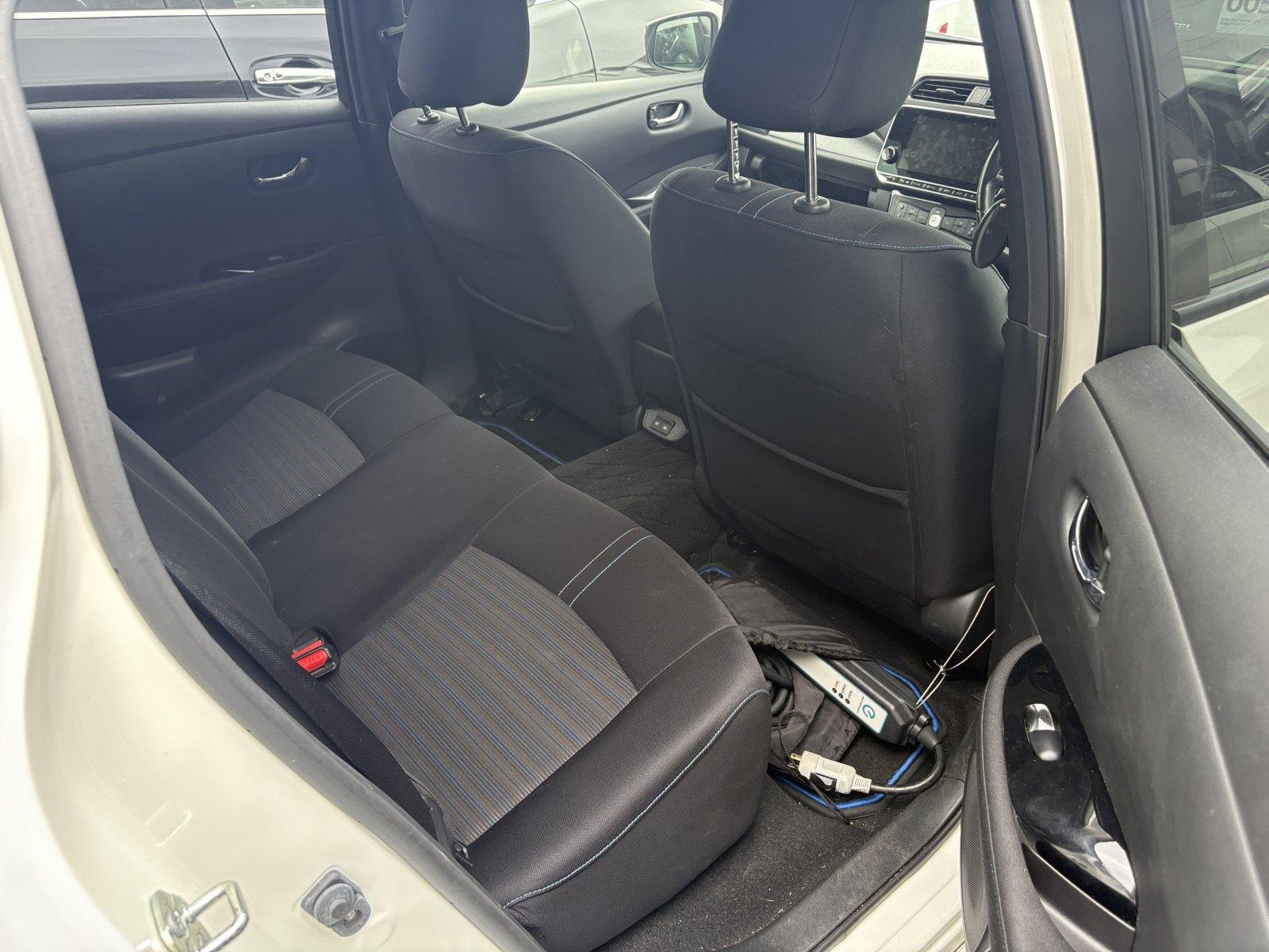 NISSAN LEAF X V SMART Image 8