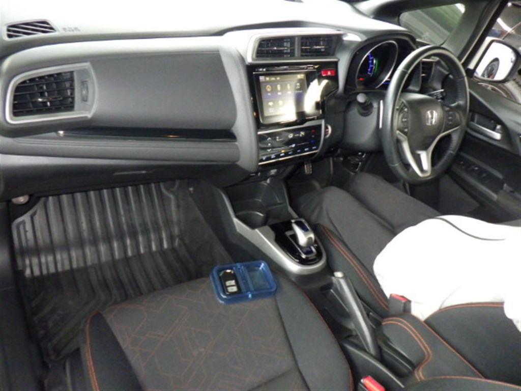 HONDA FIT HYBRID S PACKAGE Image 3