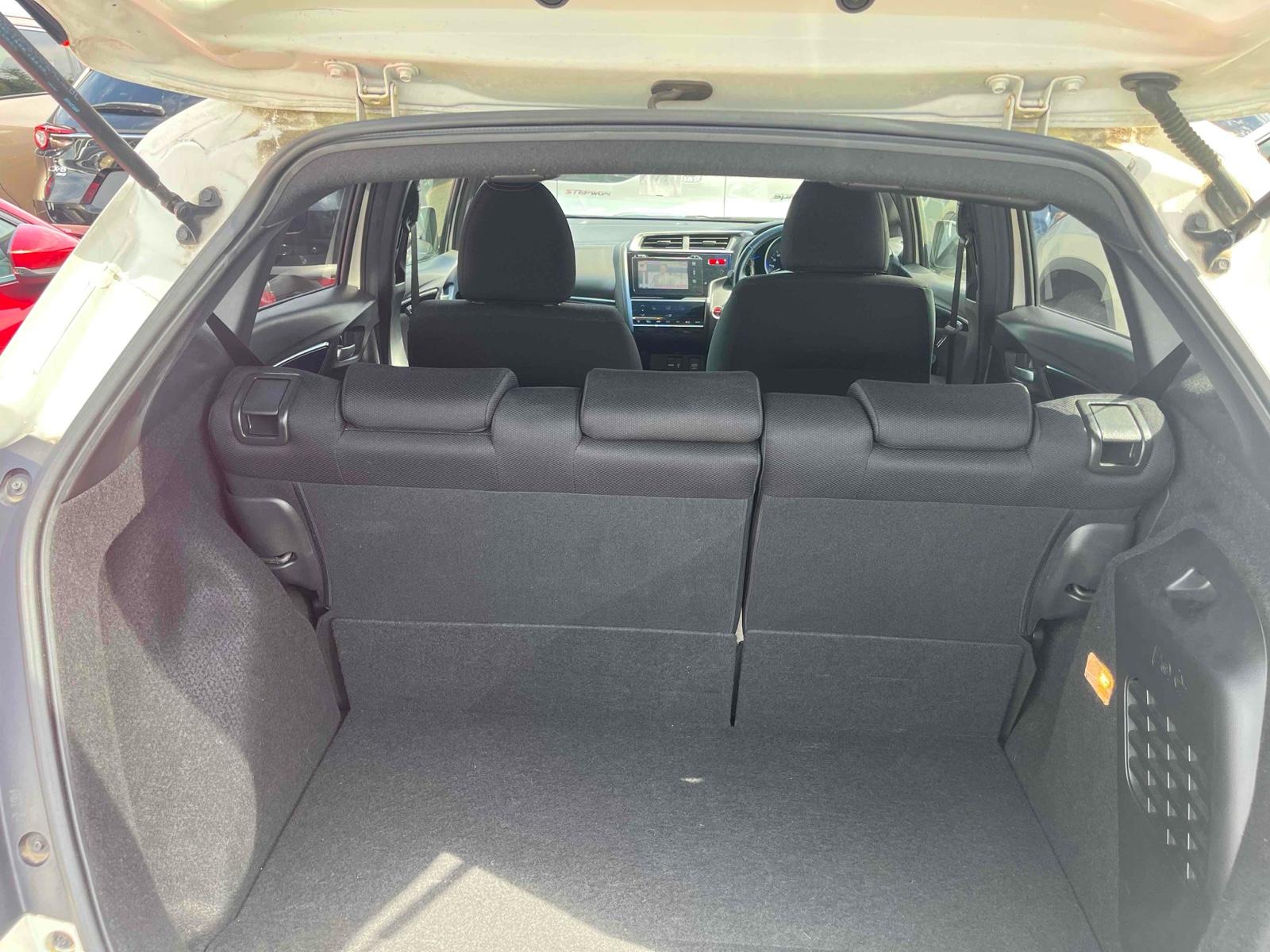 HONDA FIT HYBRID S PACKAGE Image 18