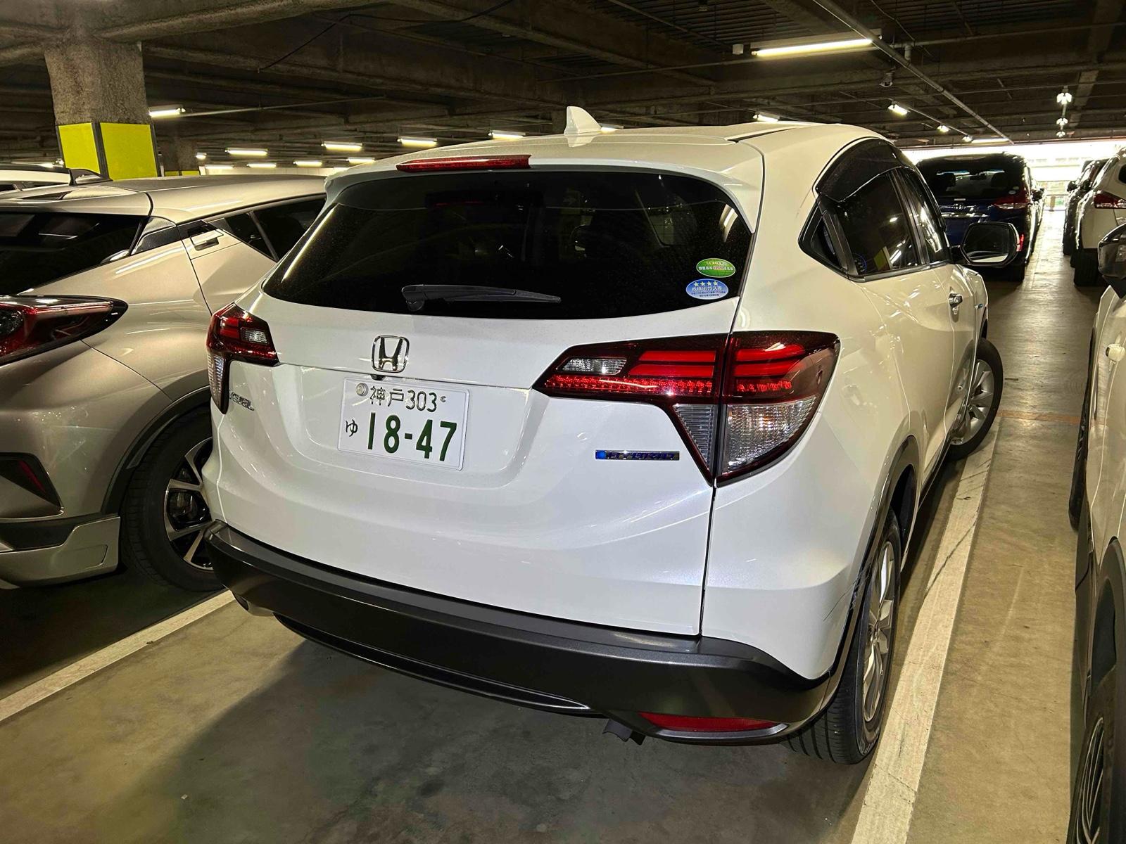 HONDA VEZEL HYBRID X Image 8