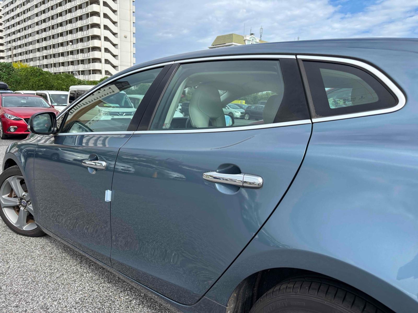 VOLVO V40 V40 T-4 Image 14