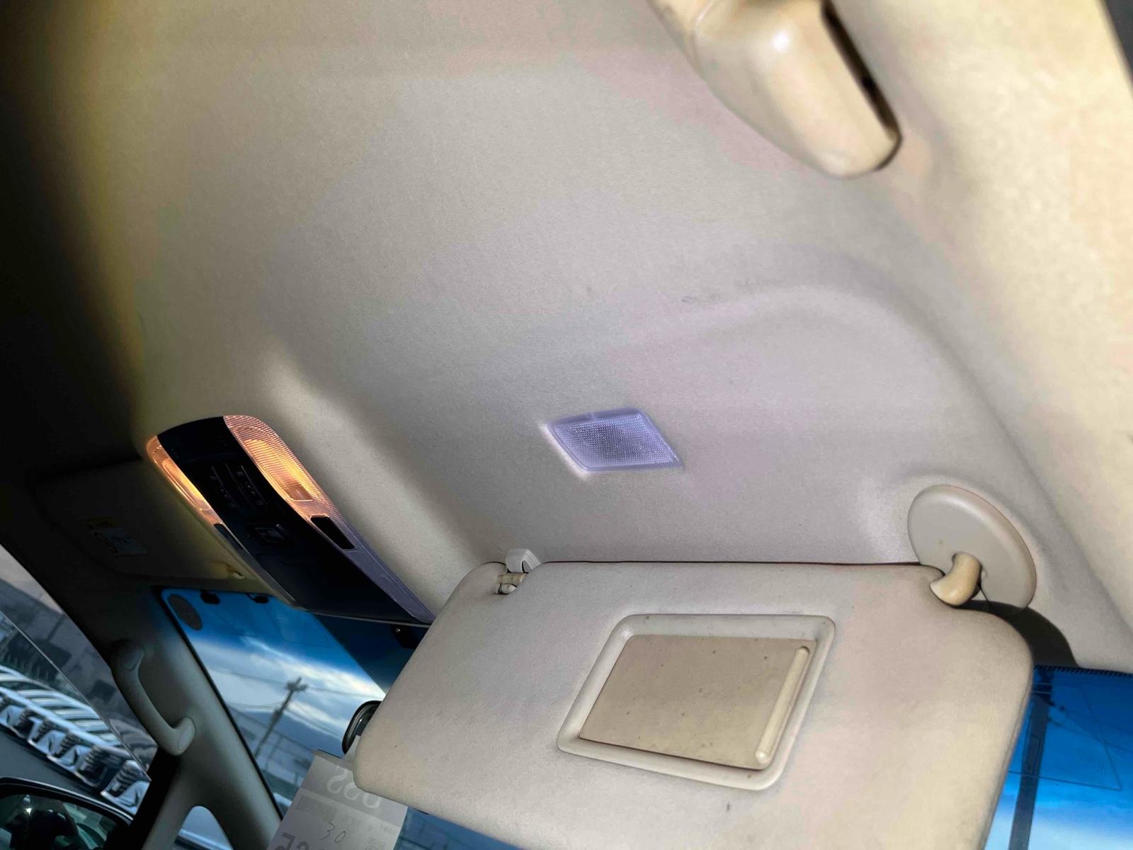 TOYOTA ALPHARD HYBRID 4WD X Image 18