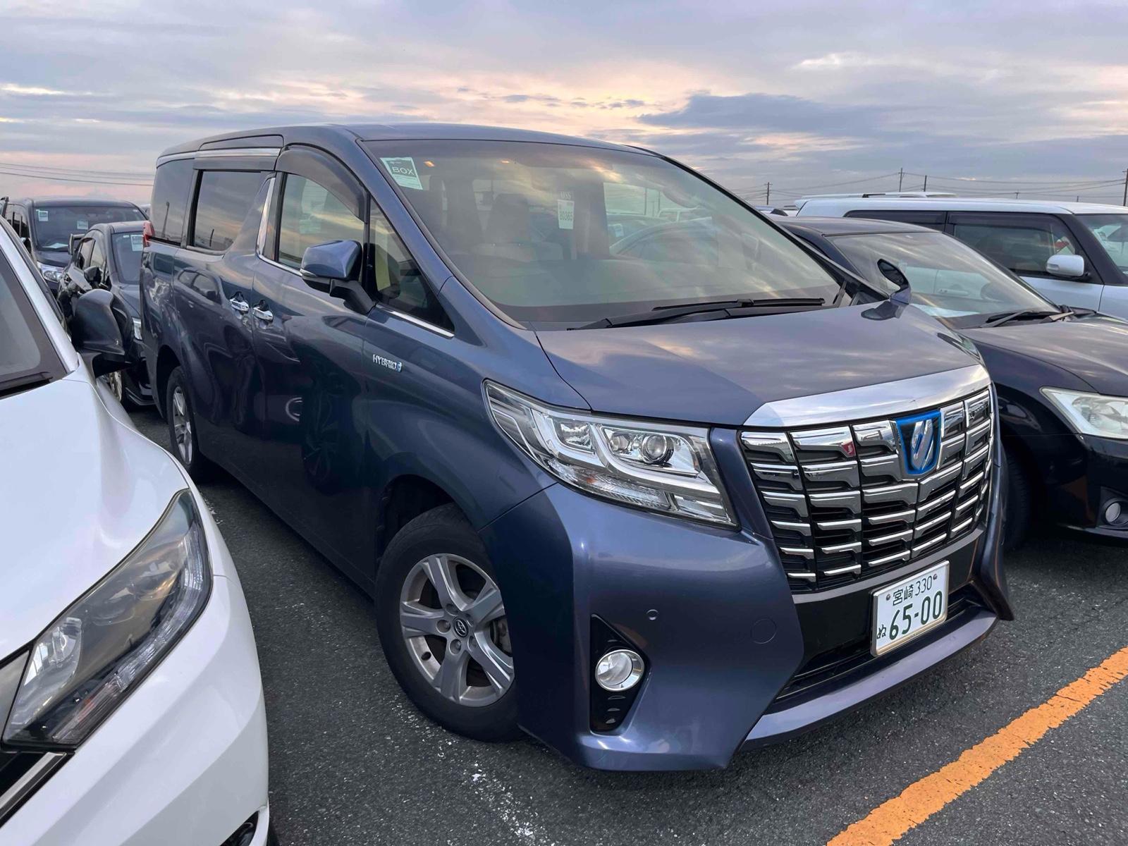 2015 Toyota ALPHARD 135,000 km