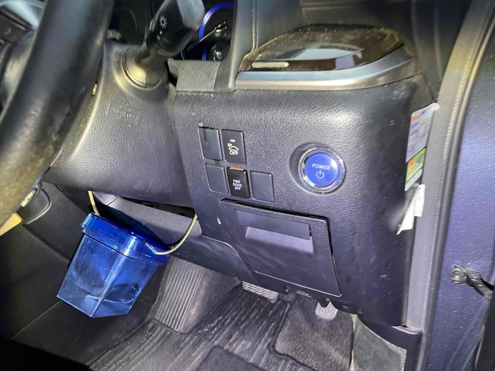 TOYOTA ALPHARD HYBRID 4WD X Image 10
