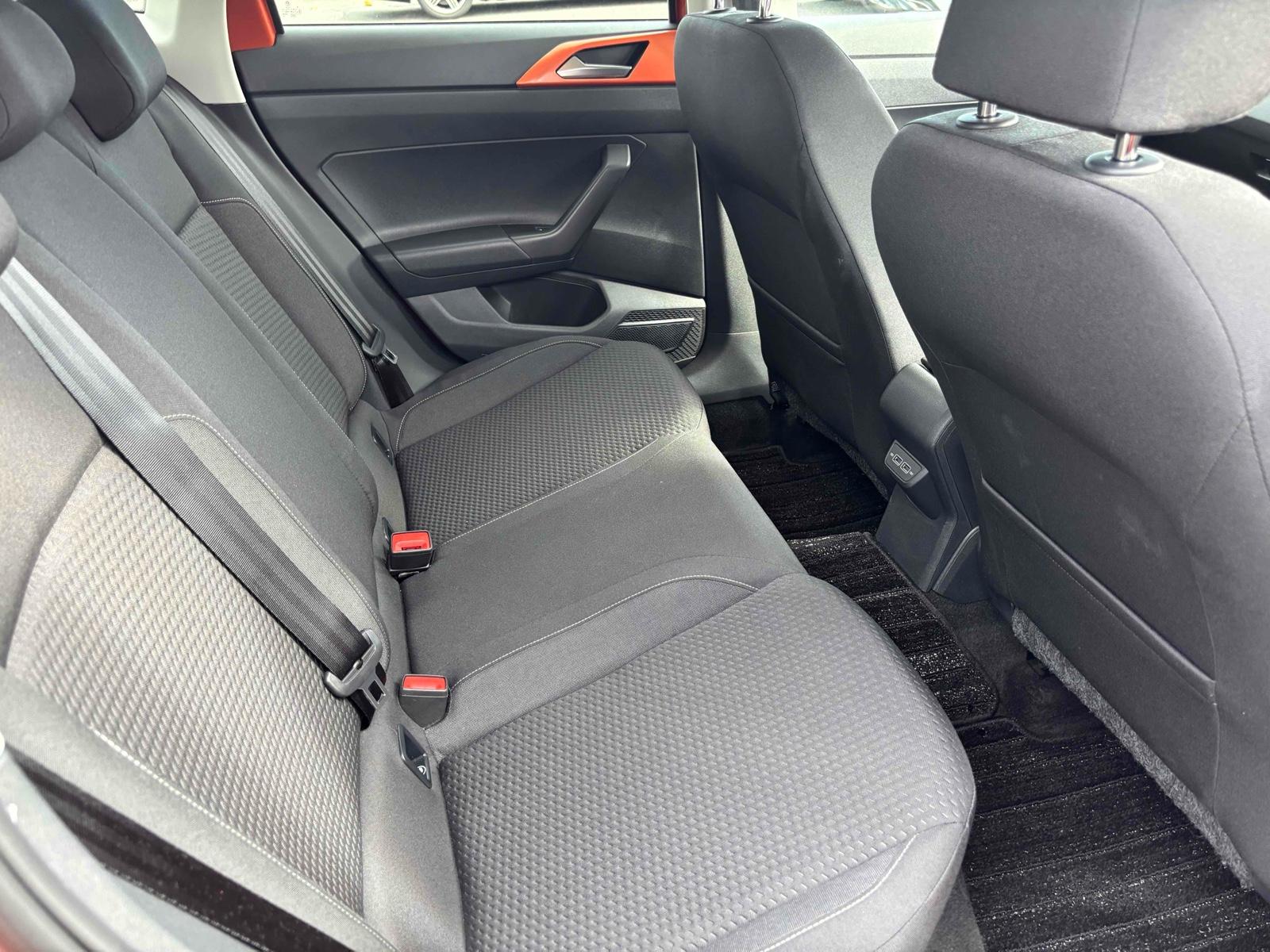 VOLKSWAGEN POLO COMFORTLINE  LTD Image 4