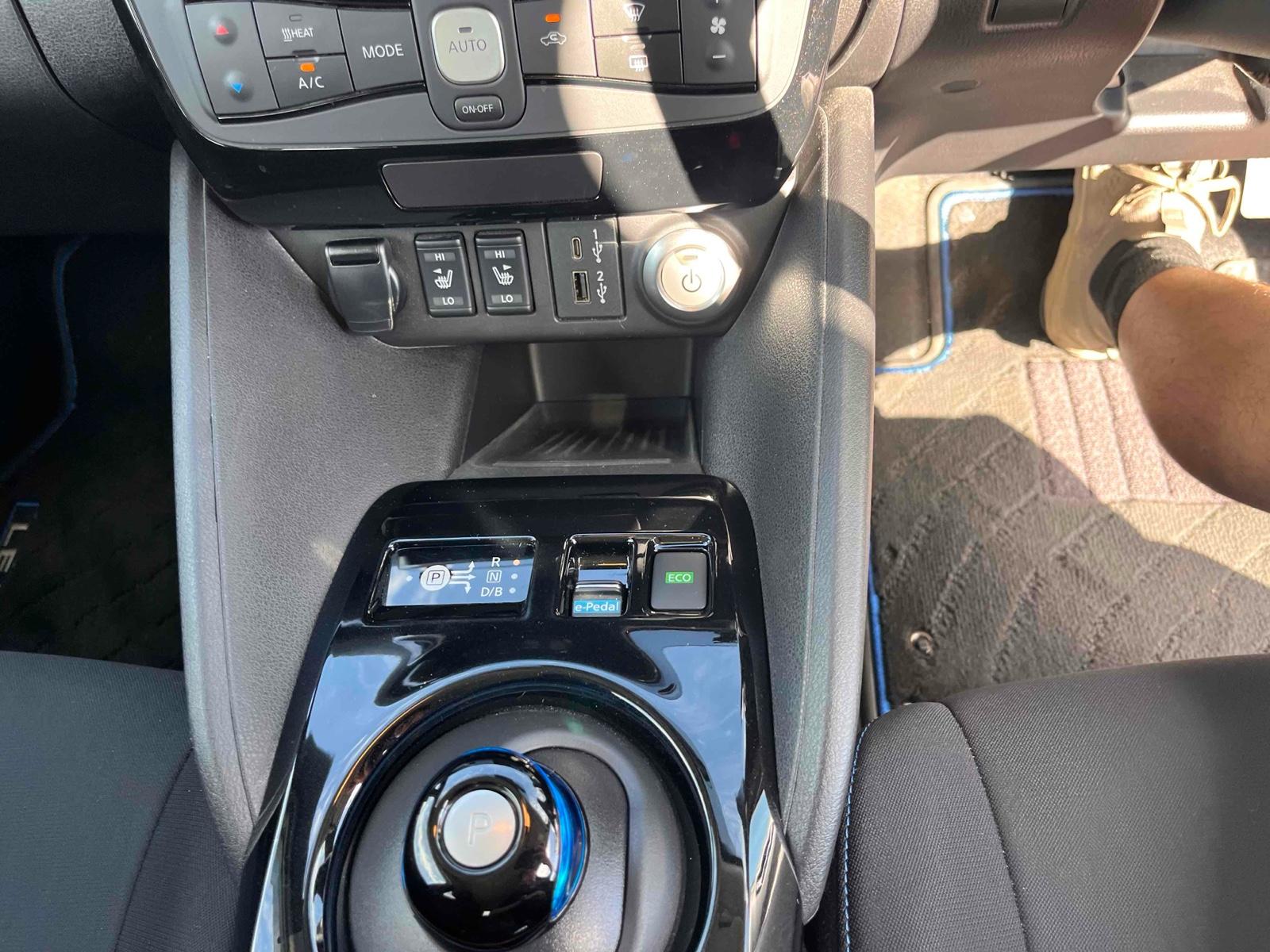 NISSAN LEAF X V SMART Image 11