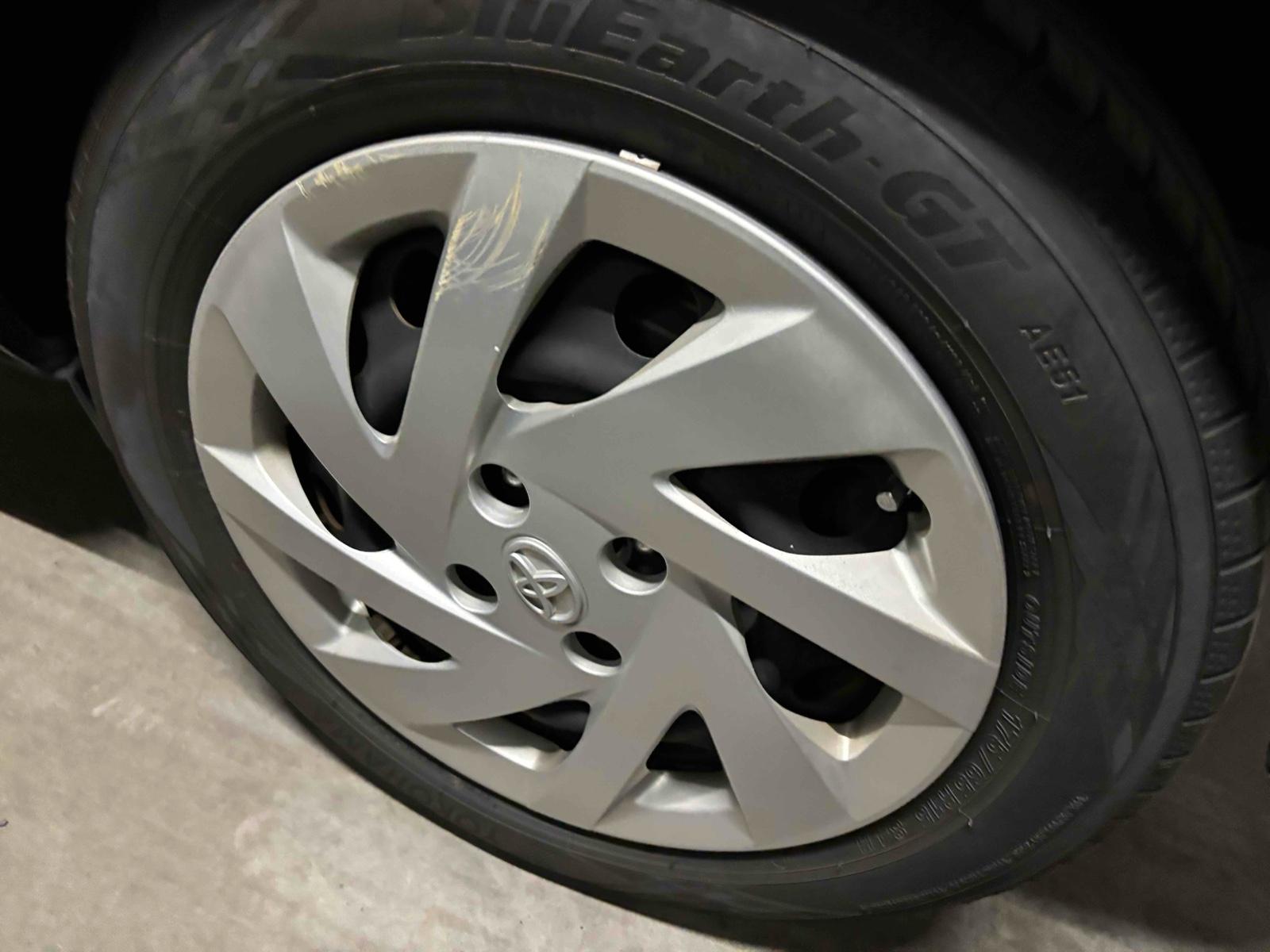 TOYOTA AQUA S Image 13