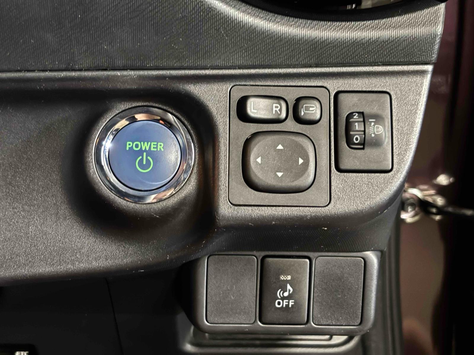 TOYOTA AQUA S Image 5